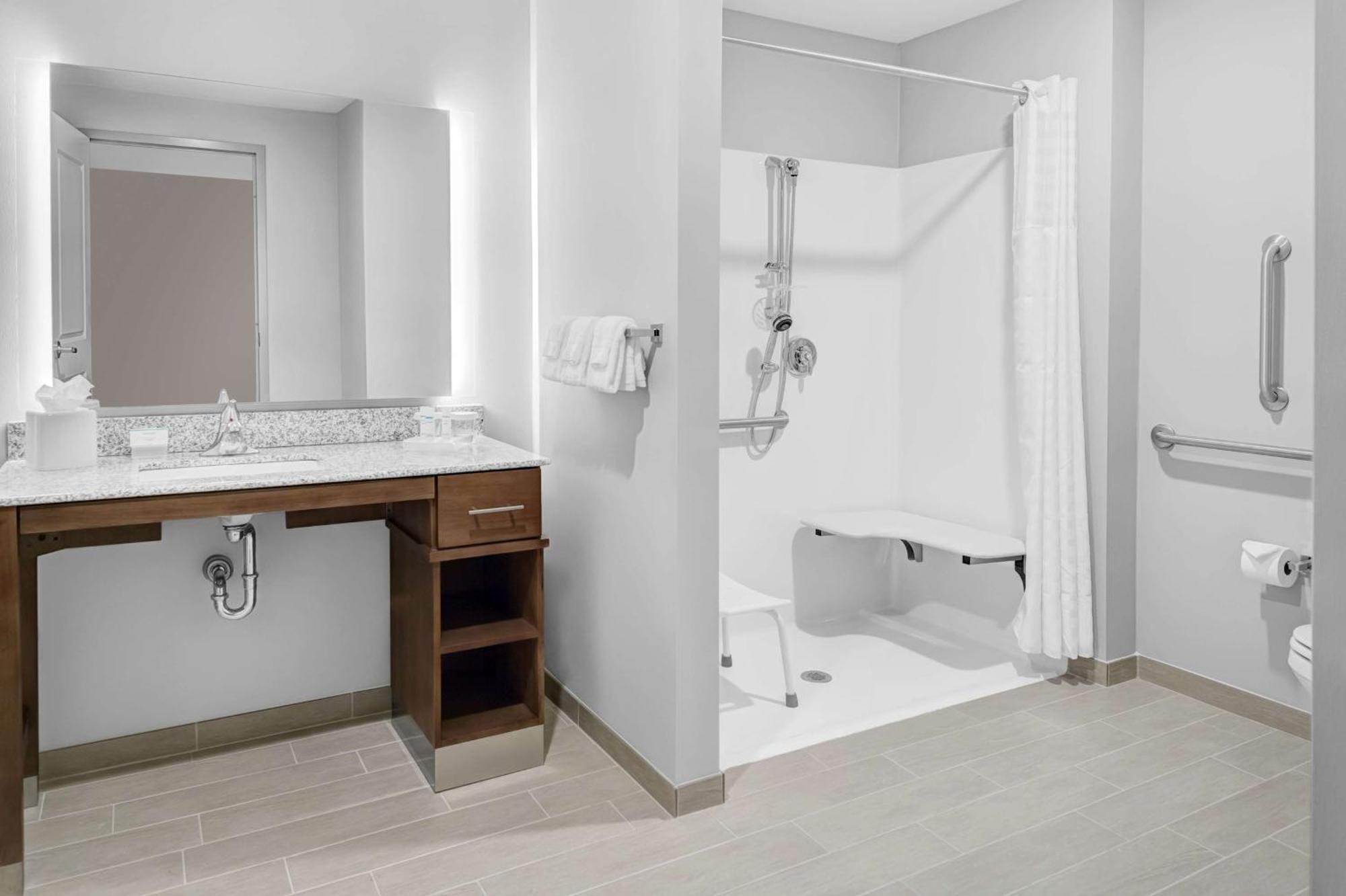 Homewood Suites By Hilton Wauwatosa Milwaukee Экстерьер фото